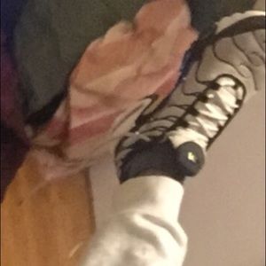 Meet your Posher, Leila